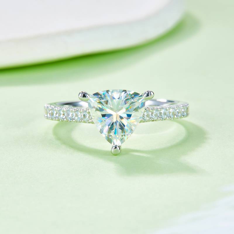 微镶三角形S925银镀白金MoissaniteWomen's Ring2.0ctD级